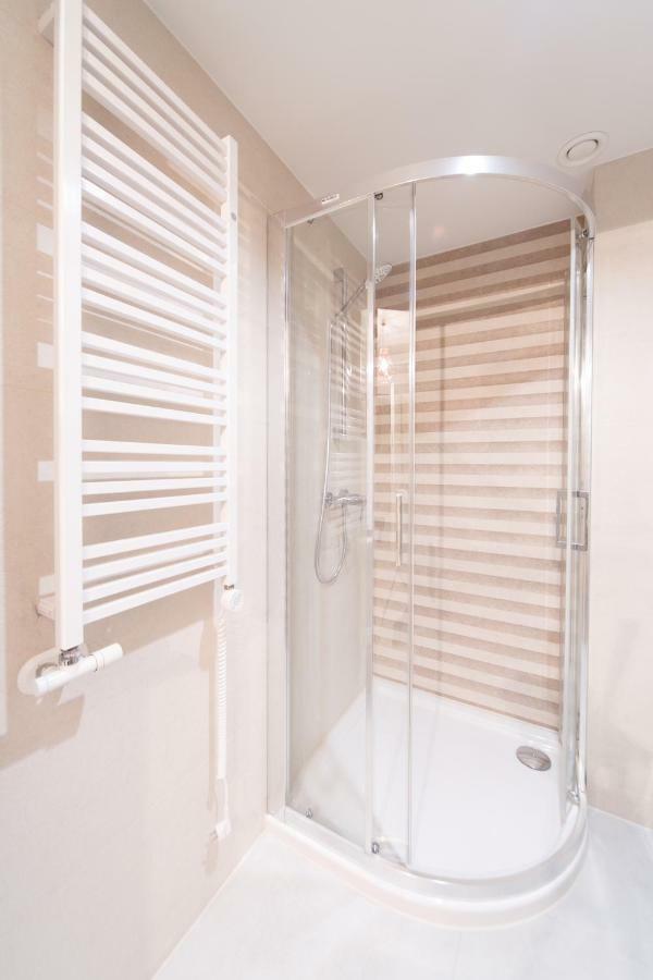 M6 Main Square Stylish One Bedroom クラクフ エクステリア 写真